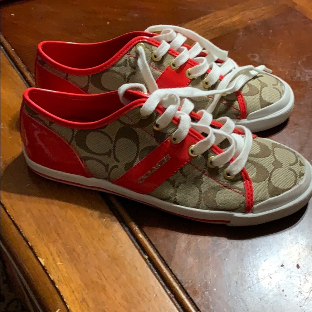 Shoes - Picture 2 of 4